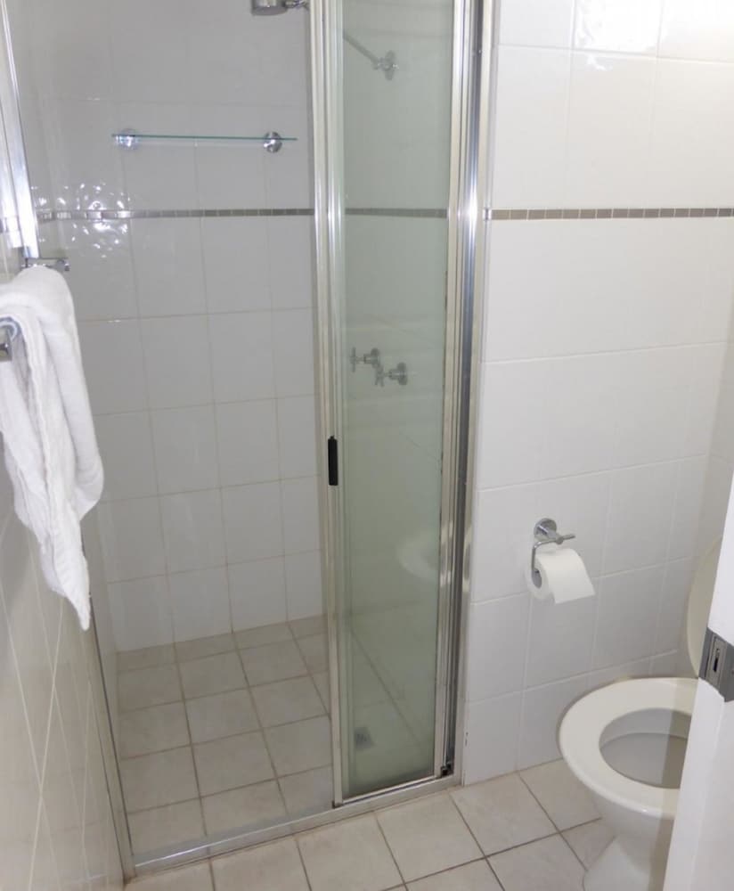 Standard 1 Bedroom Hinterland or Balcony, Ocean View (Wifi 500mbs/day & 1 Car Park) photo 3