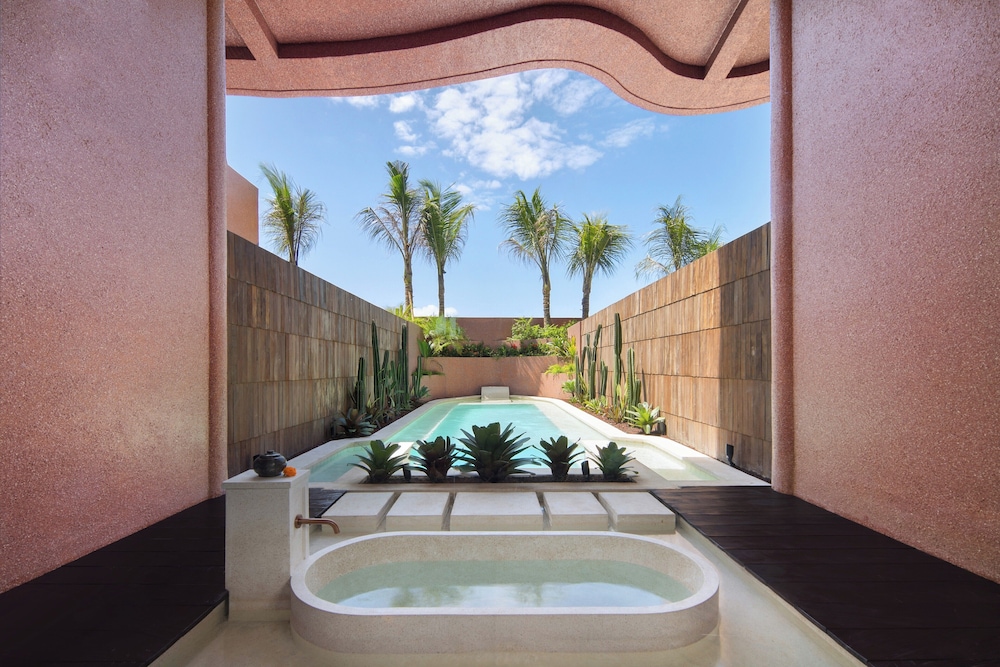 Grand One Bedroom Villa with Private Pool - Photo 12