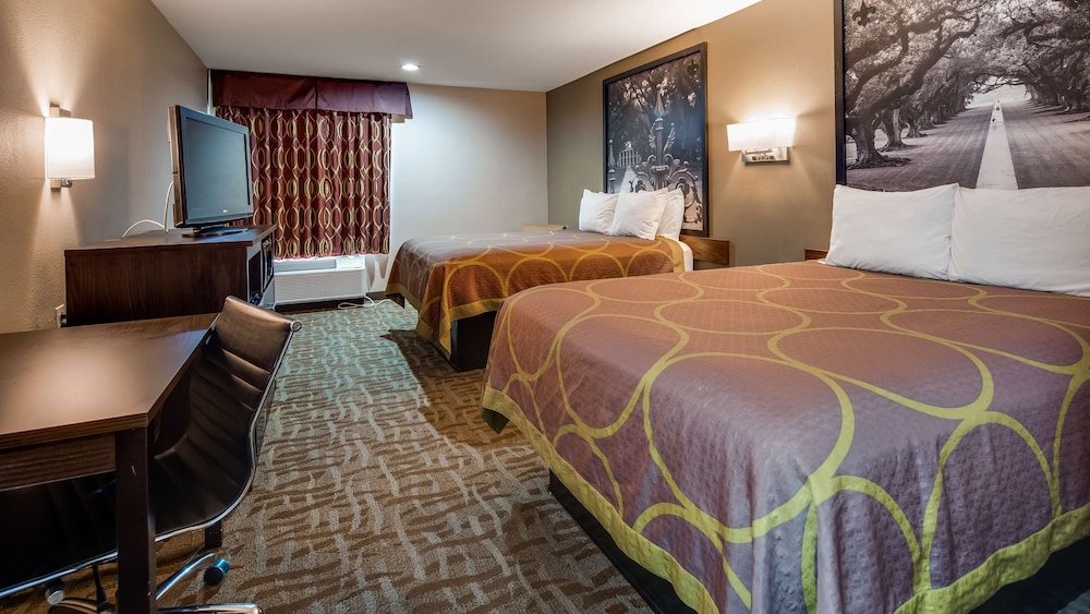 Standard Room, 2 Queen Beds, Non Smoking, Refrigerator & Microwave (1st Floor) - Photo 1
