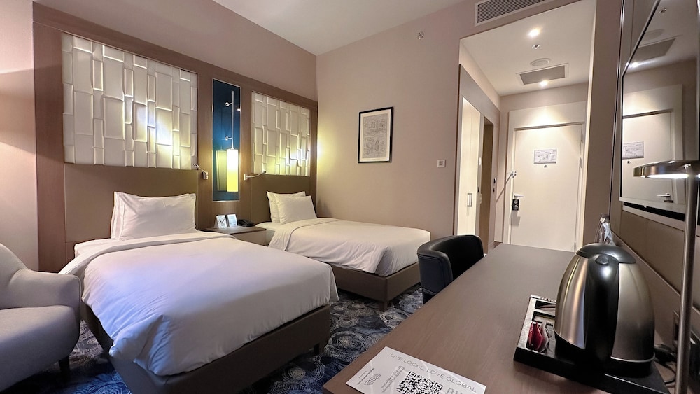 Classic Room, 2 Twin Beds - Photo 8