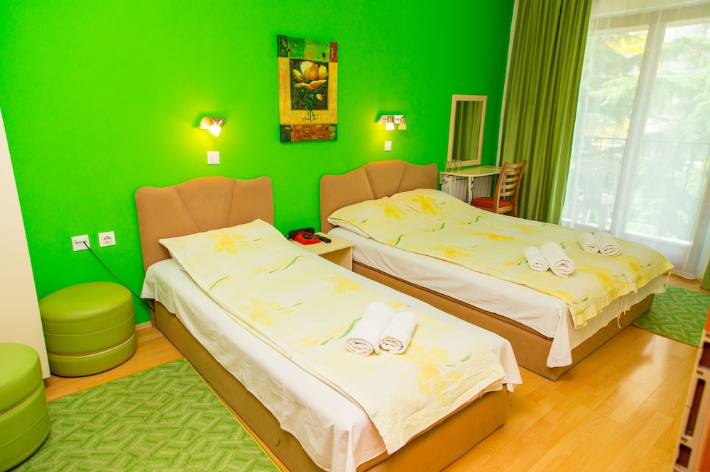 Triple Room, Balcony