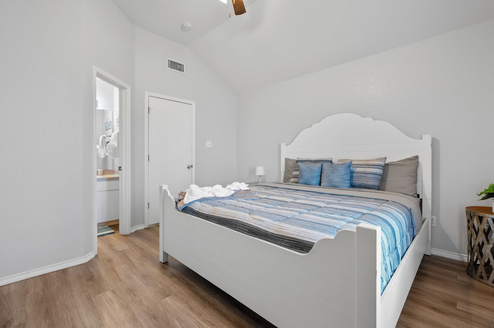 Comfort House, 3 Bedrooms, Pets Allowed photo 2
