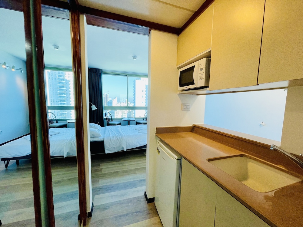 Design Room - Photo 3