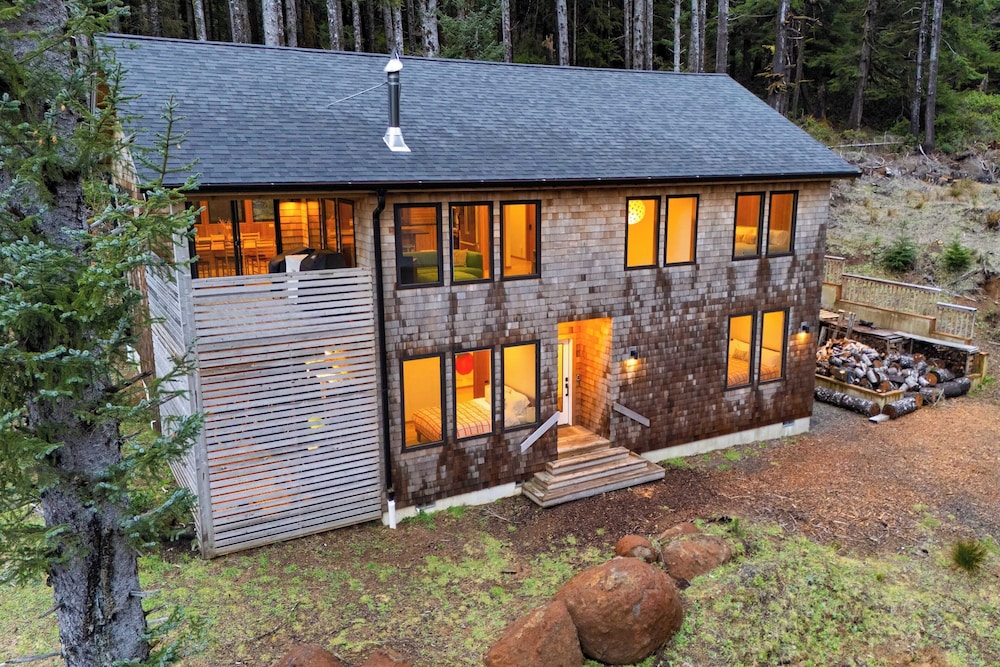 House (4 Bedrooms) photo 2