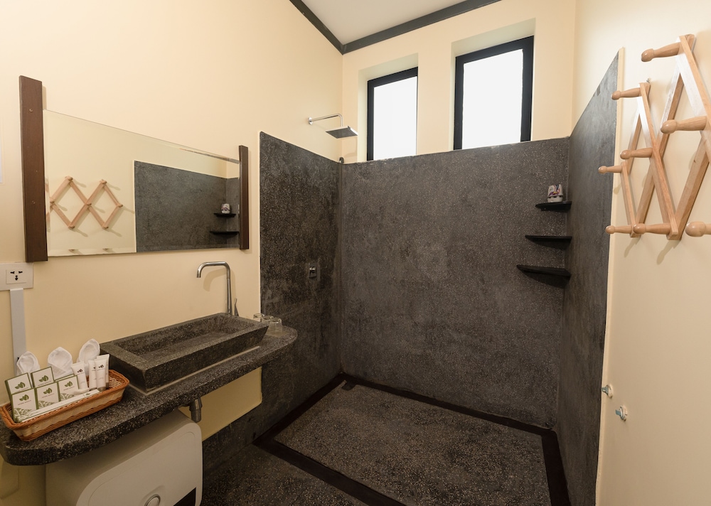 Deluxe Triple Room - Photo 14
