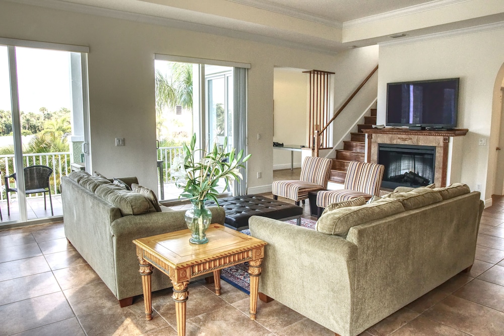Luxury Townhome photo 1