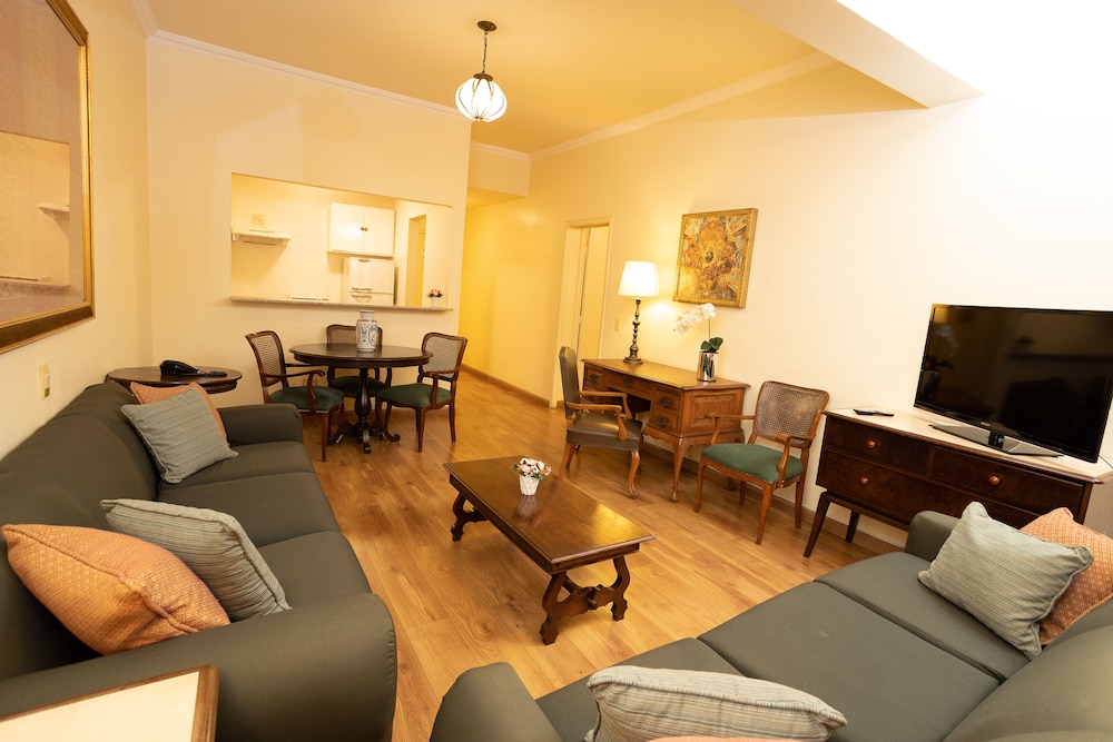 Studio Suite, 1 King Bed, City View photo 3