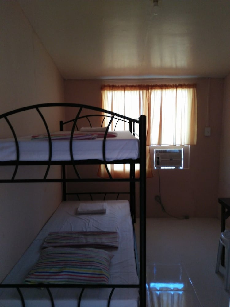 Family Room, Multiple Beds, Non Smoking photo 1