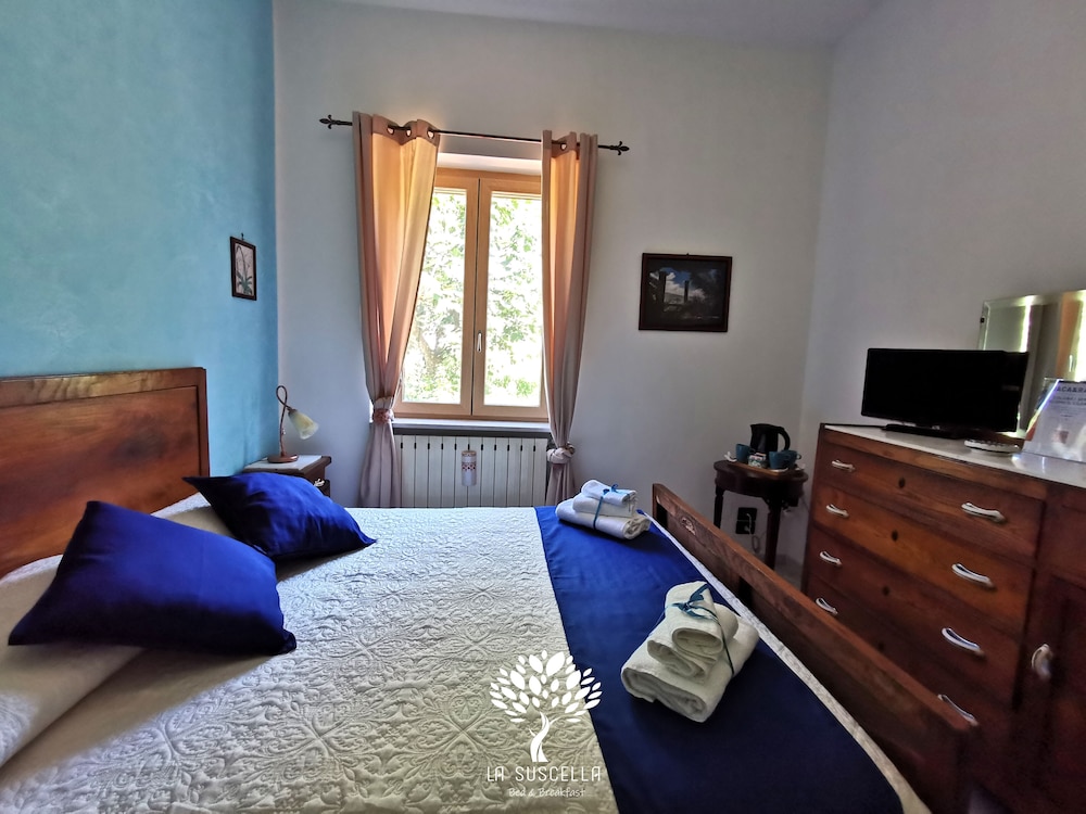 Room, Private Bathroom, Garden View (Camelia)