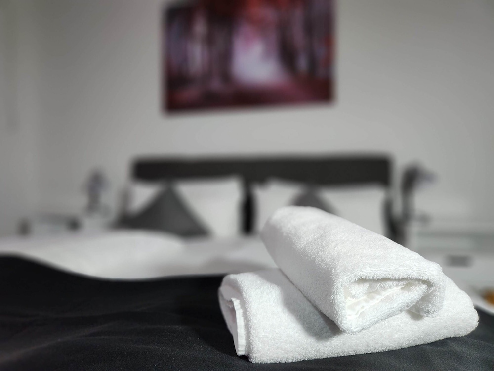 Economy Double or Twin Room, Private Bathroom photo 2