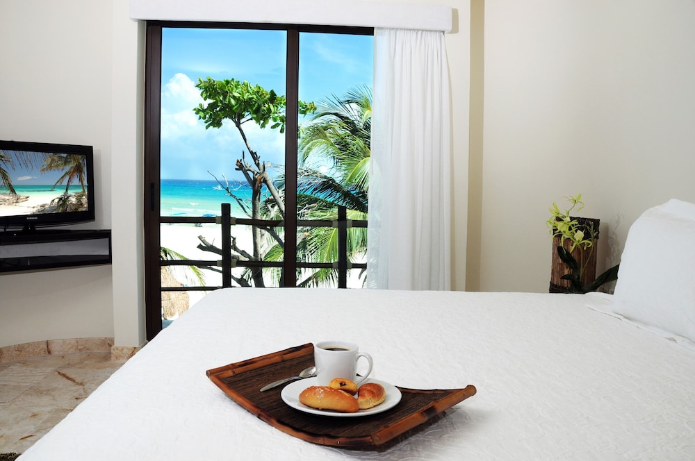 Premium Condo, 3 Bedrooms, Ocean View photo 2