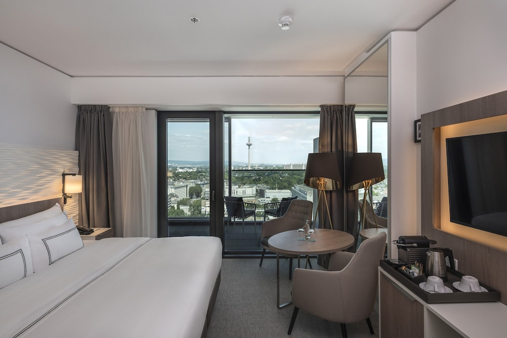 The Level Premium Room with Skyline View - Photo 21