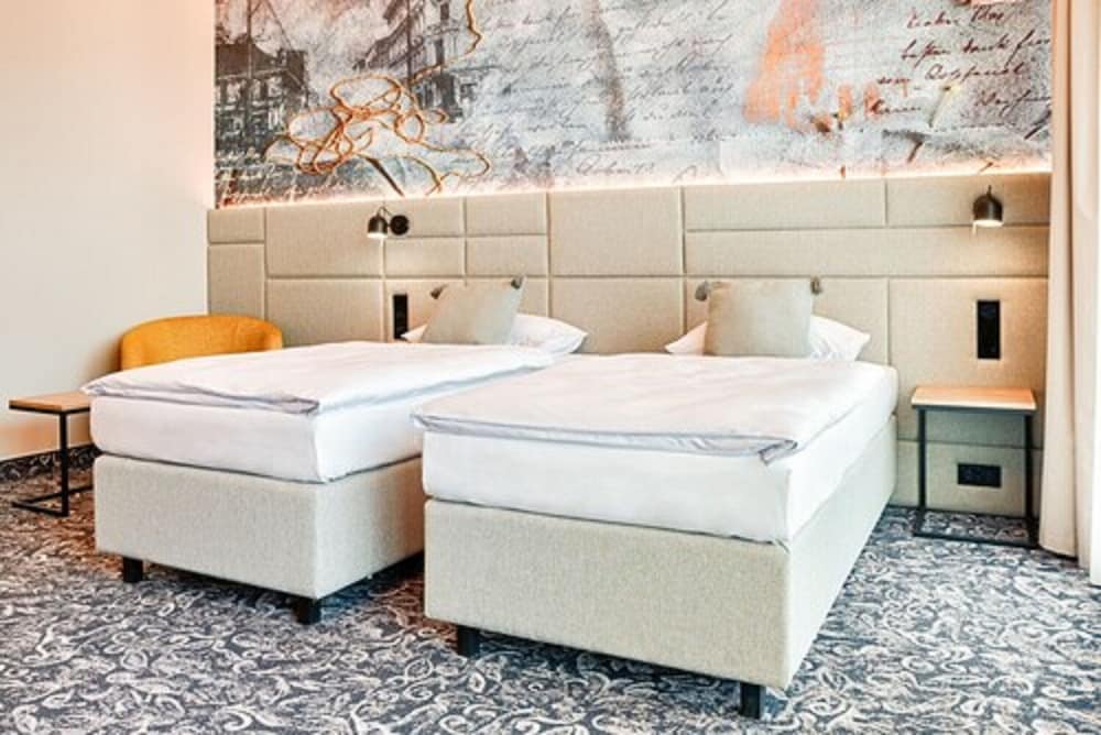 Standard Twin Room - Photo 1