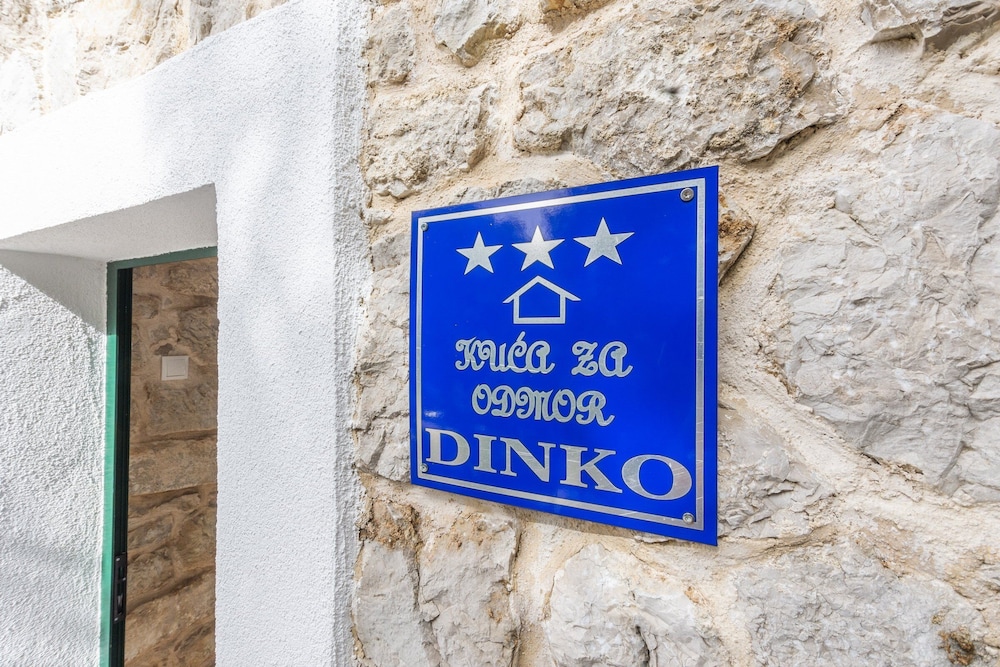 House (House with Two Bedrooms (Dinko HH))
