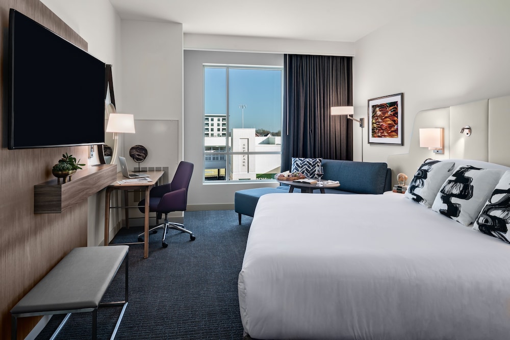 Standard Room, 1 King Bed