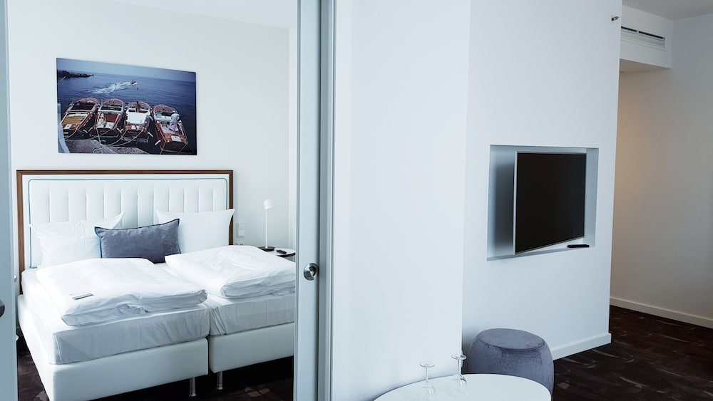 Superior Suite, 1 Queen Bed with Sofa bed