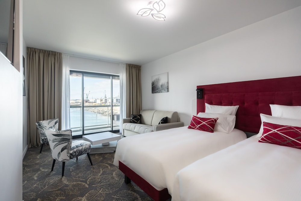 Double Privilege Room with Balcony - Sea View - Photo 2