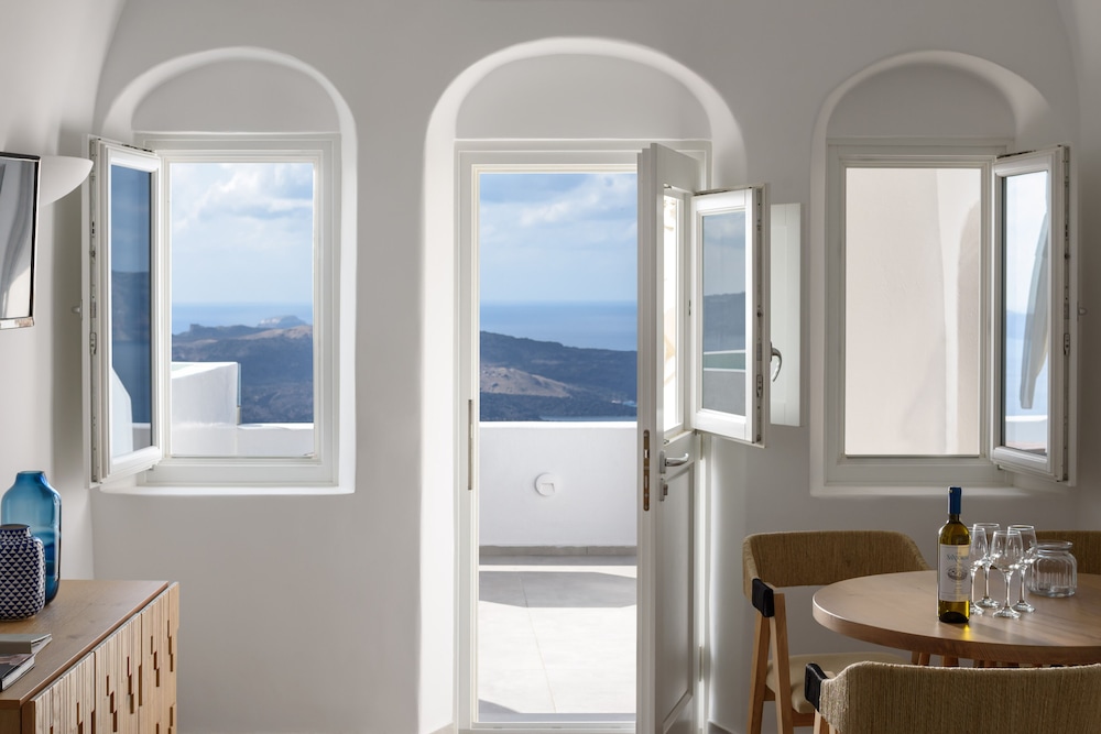 Villa (Caldera View outdoor Jetted tub) - Photo 40