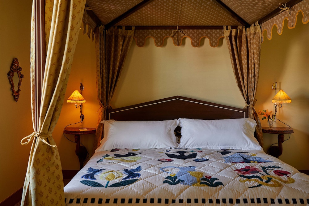 The Tomorrow Suite - Photo 2