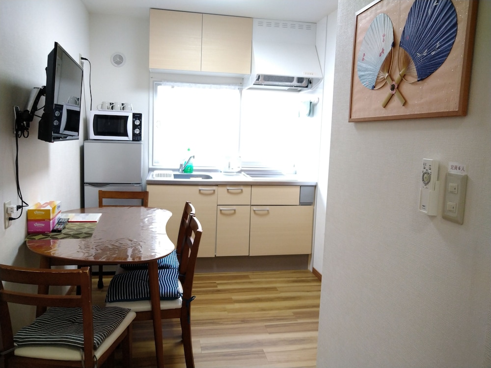 2F 3 Bedrooms 2 Bathrooms Apartment photo 3