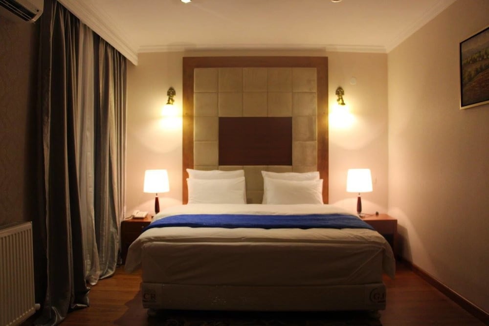 Luxury Room, Jetted Tub