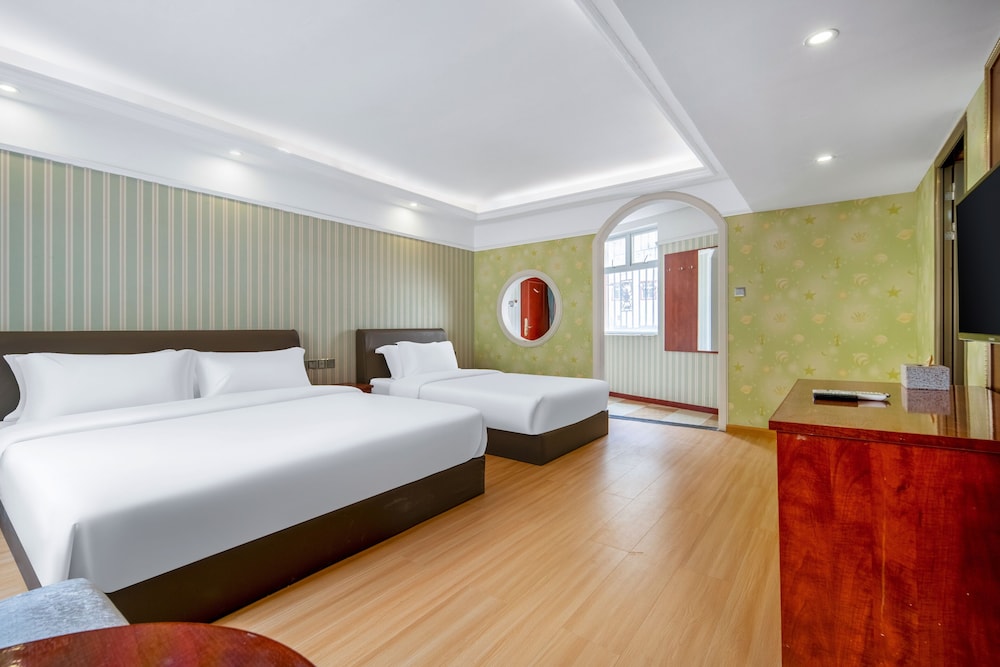 Family Twin Room