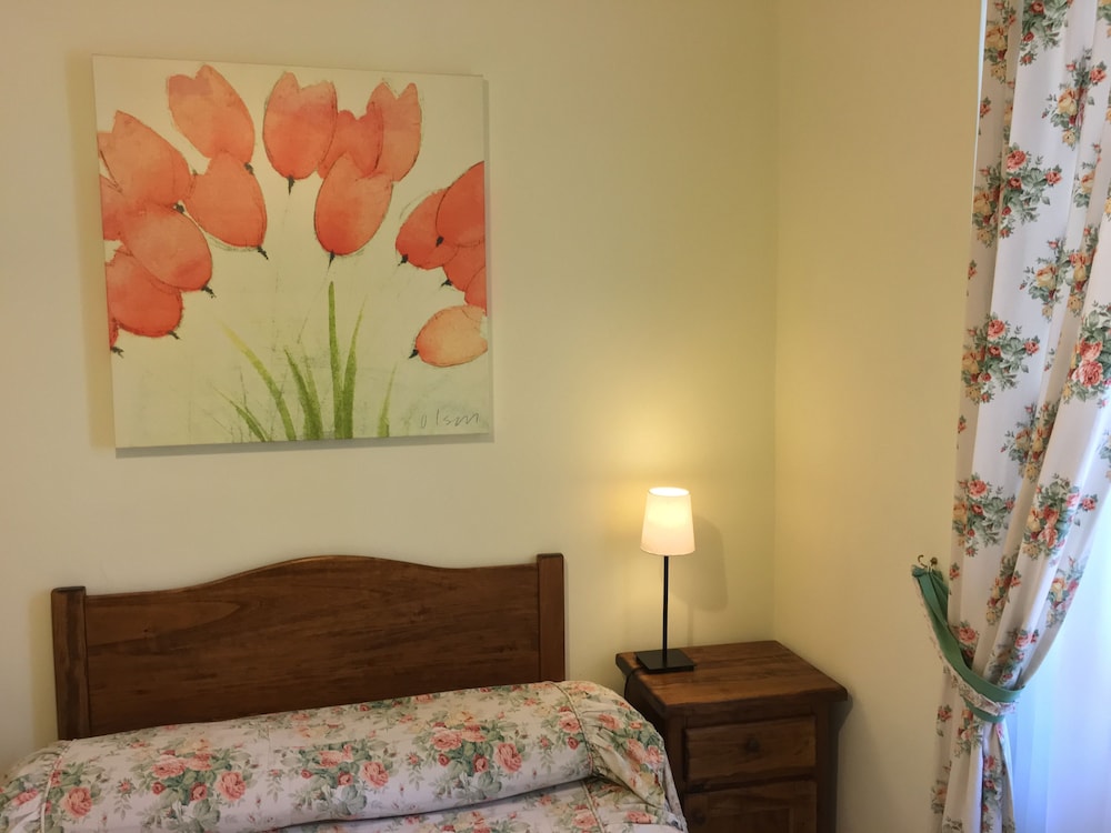 Single Room photo 3