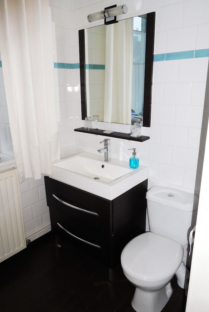 Comfort Triple Room, Private Bathroom, Garden Area (Leonard de Vinci) photo 2