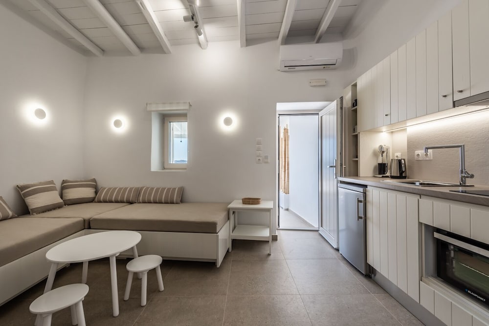 Signature Studio Suite photo 2