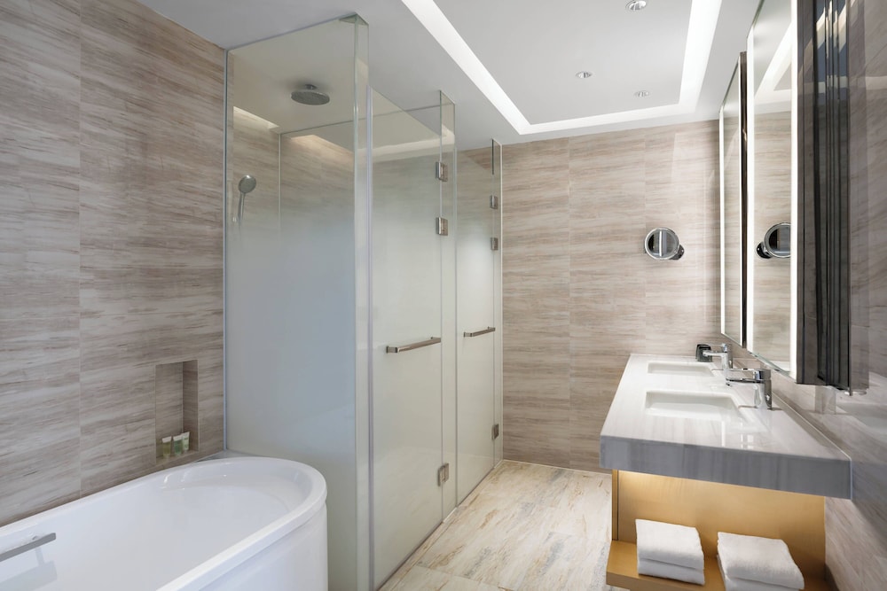 Executive Suite, 1 Bedroom, City View - Photo 4