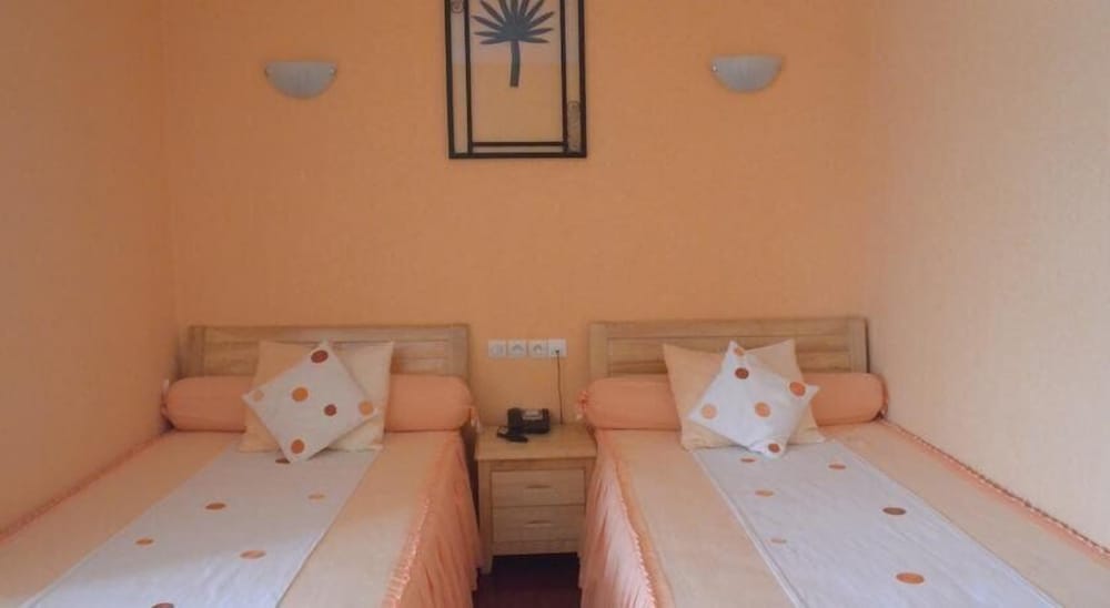 Basic Twin Room, Multiple Beds photo 3