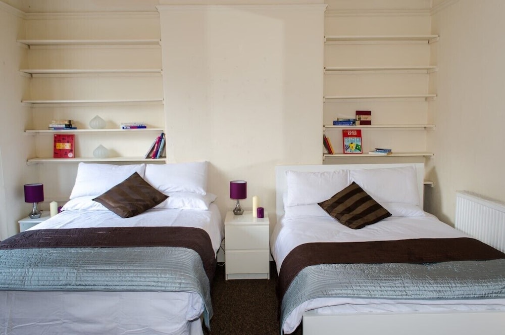Standard Twin Room, 2 Twin Beds, Non Smoking, Ensuite - Photo 3