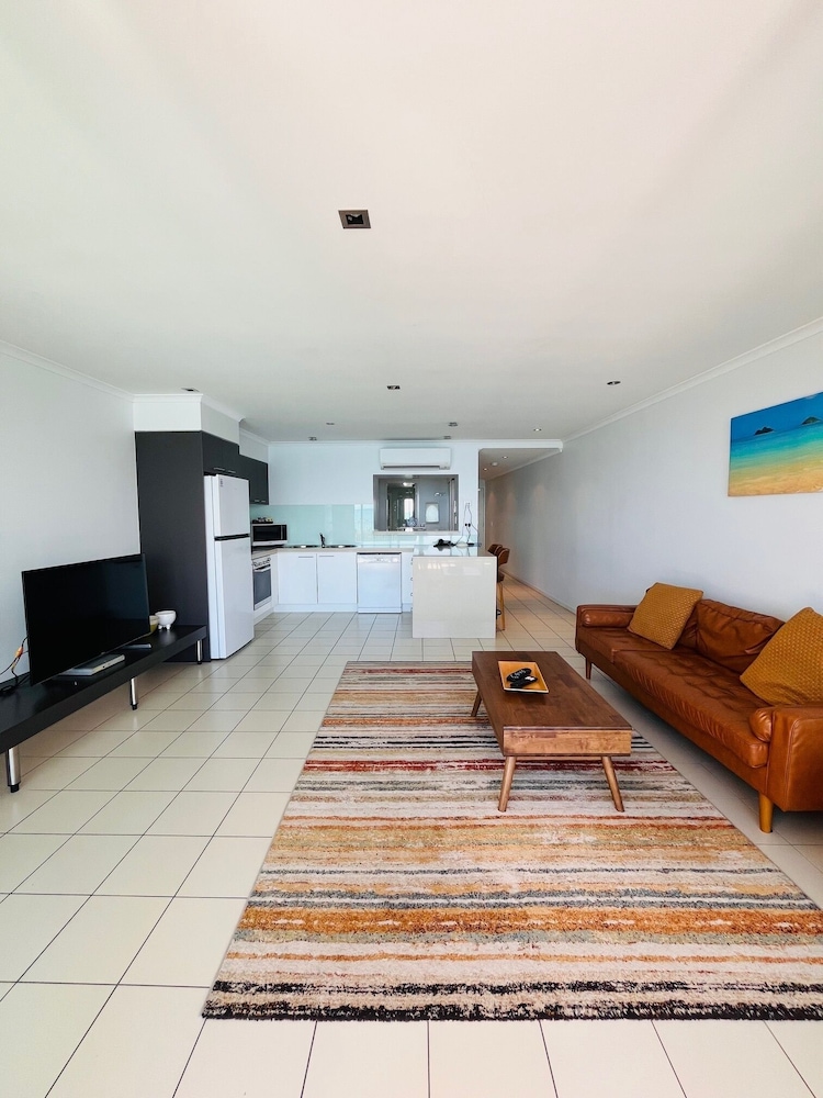 1 Bedroom Water View Spa Apartment - Photo 16