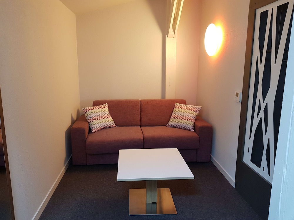 Standard Room, 2 Double Beds - Photo 3