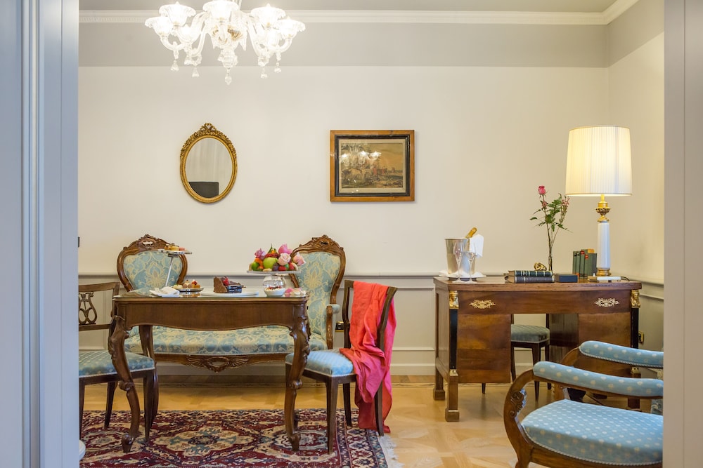 Presidential Suite (Non Smoking)