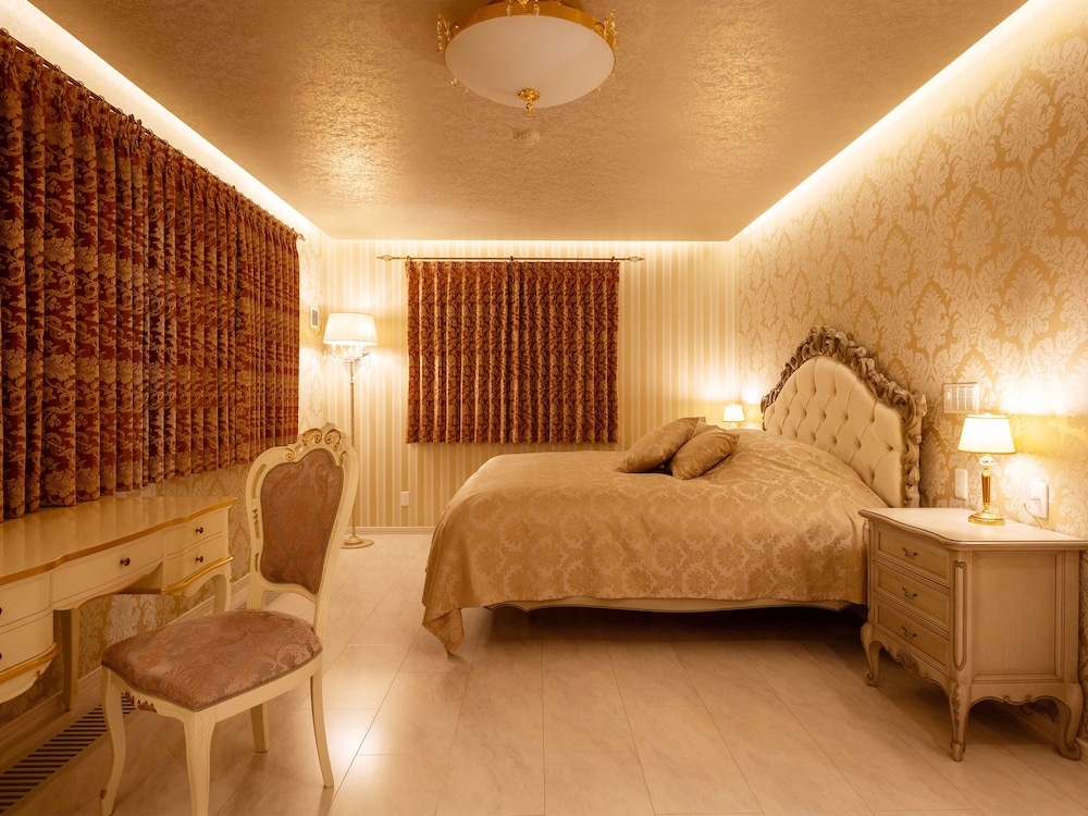 Luxury Suite photo 2