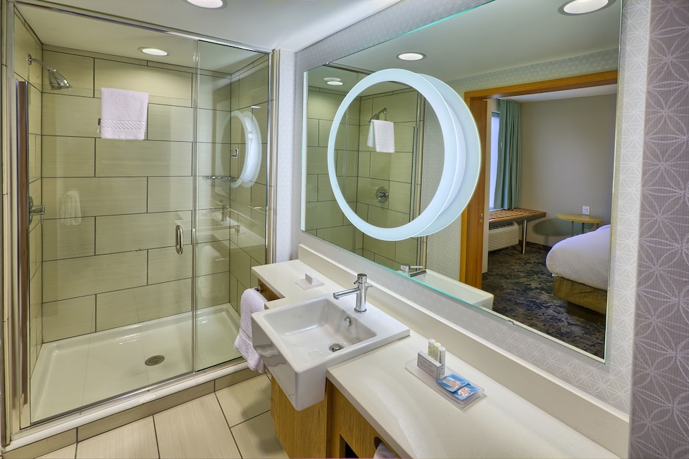 Suite, 1 King Bed with Sofa bed (Hearing Accessible)