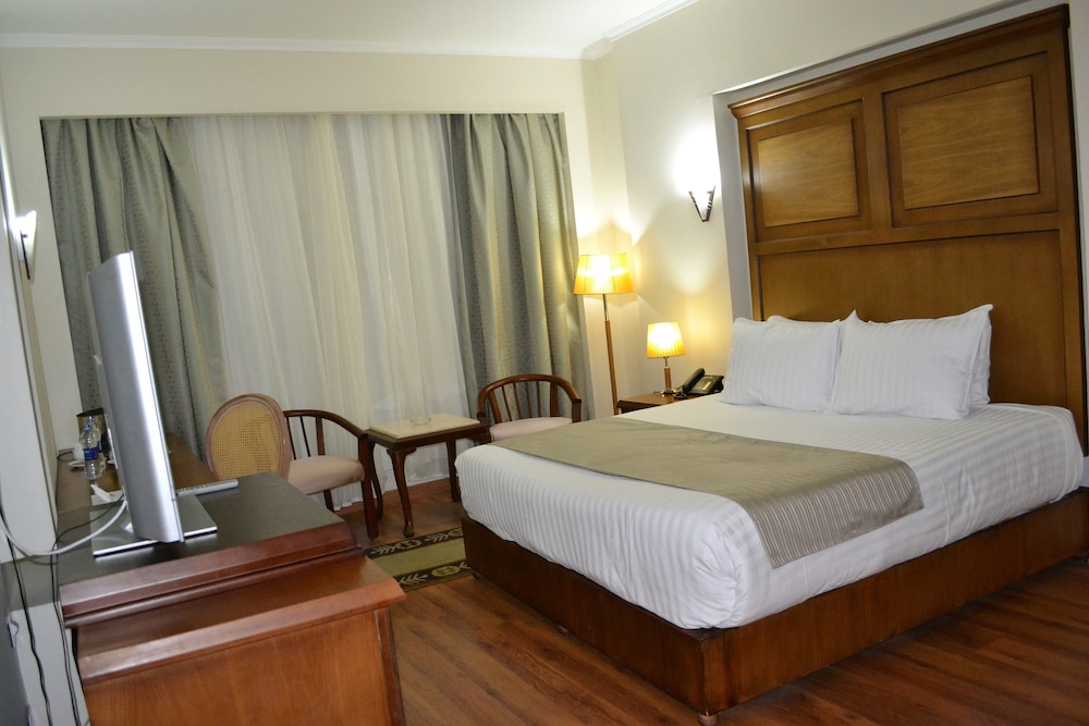 Junior Suite, 1 Bedroom, River View thumbnail 5
