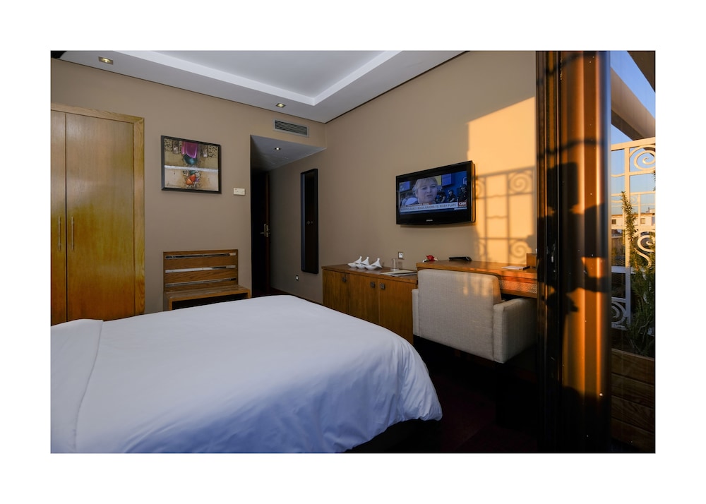 Executive Double Room, 1 Double Bed, Balcony, City View - Photo 6