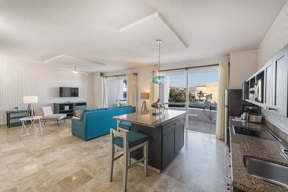 Luxury Suite, 2 Bedrooms, Ocean View - Photo 5
