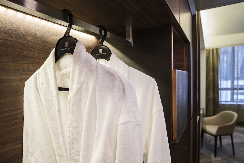 Signature Queen Room