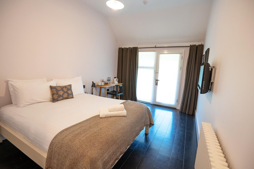 Classic Room, 1 King Bed, Non Smoking photo 1