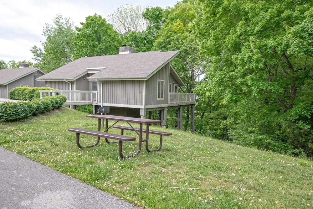 Deluxe Villa, 2 Bedrooms, 2 Bathrooms, Lakeside photo 2