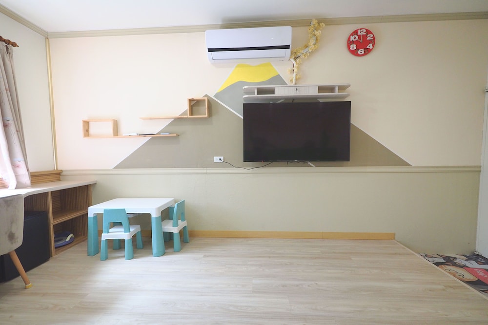 Standard Quadruple Room - Photo 6
