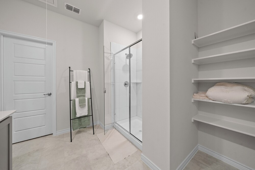 Luxurious 4-Bed Home in Aubrey TX, Billede 32
