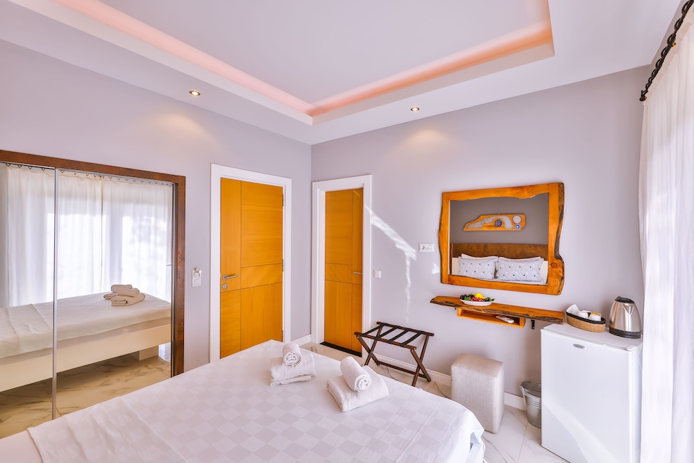 Comfort Double Room, Balcony - Photo 6