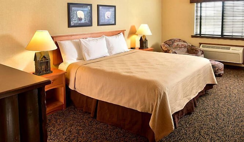 Room, 1 King Bed, Non Smoking - Photo 4