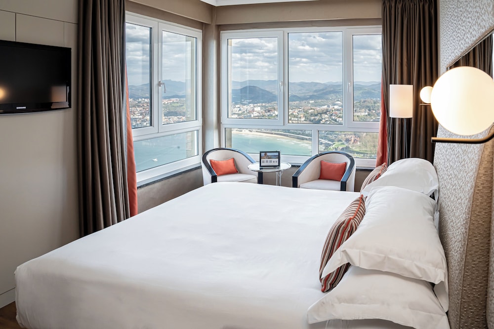 Privilege, Room, Balcony photo 2