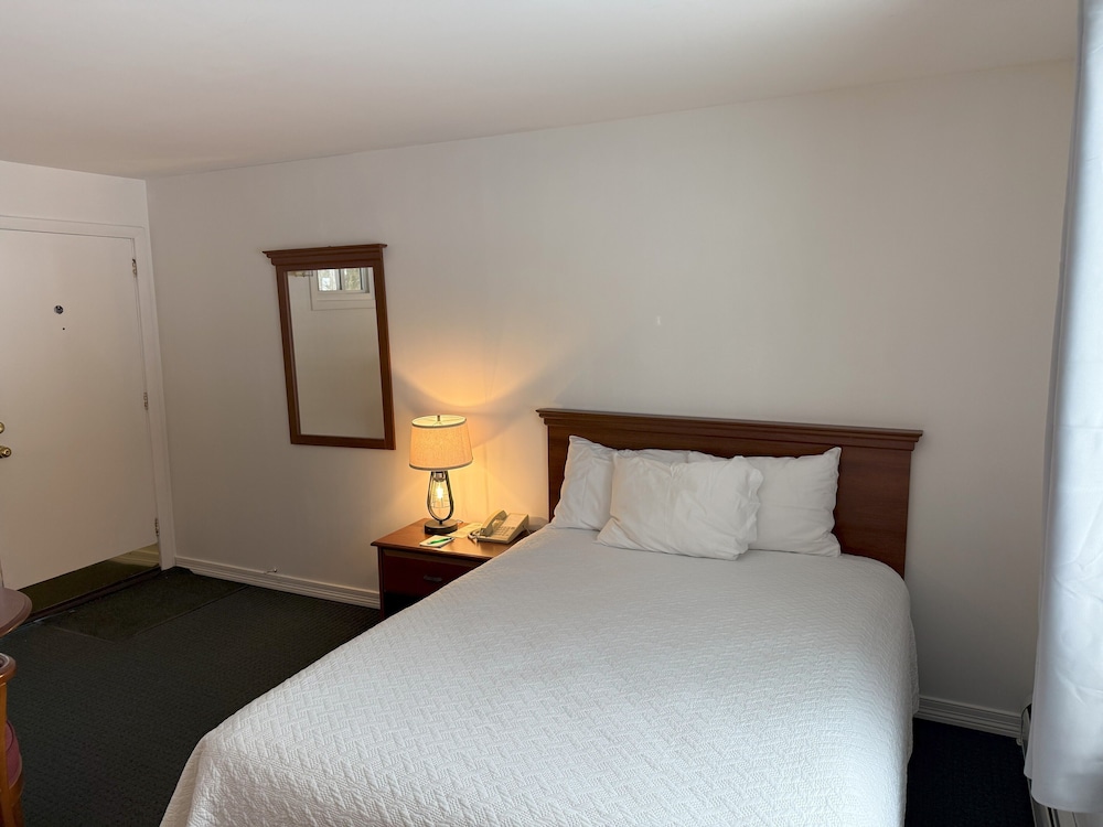 Value Room, 1 Queen Bed photo 2