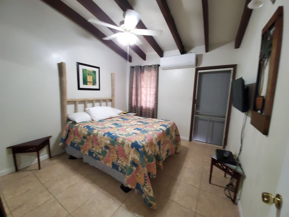 Basic Apartment, 1 Bedroom, Sea View - Photo 4